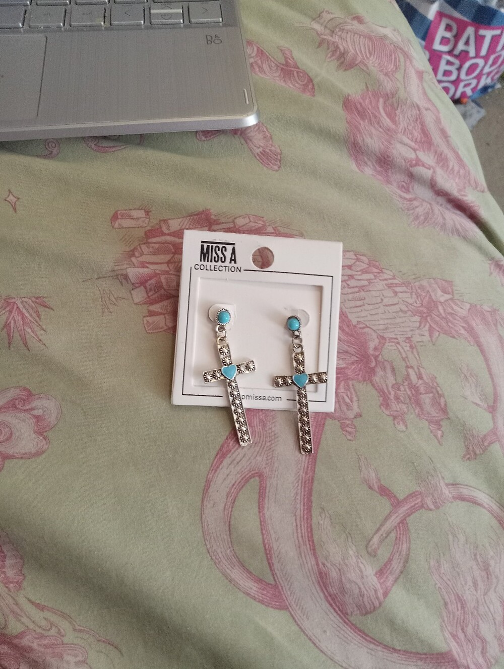 NWOT Women's Silver Turquoise Western Heart Cross Dangle Earrings